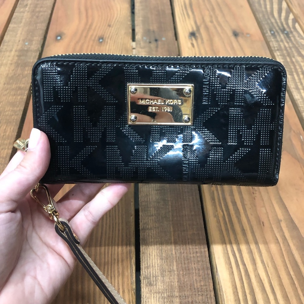 Michael Kors black wallet - Picture 5 of 11